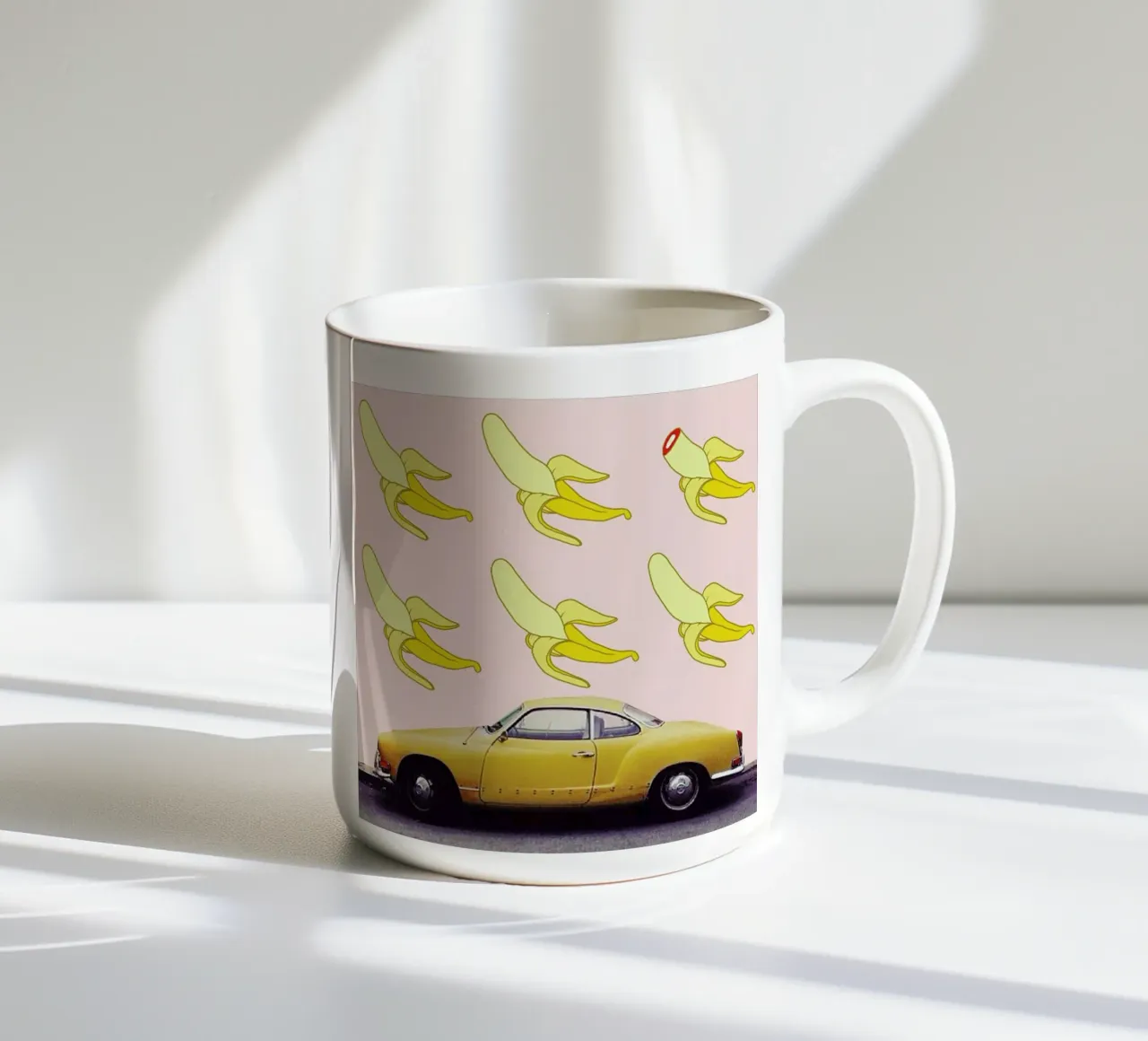 bananas also hide terrible secrets Keramik Tasse von FinnanoFenno