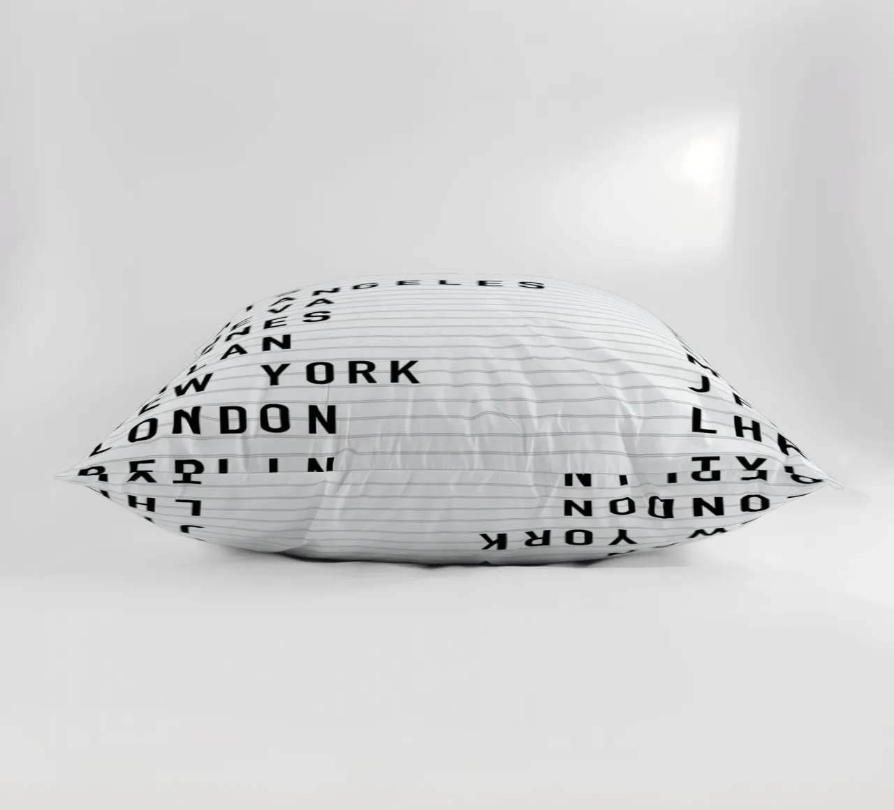 Departure Paris cuscino da daylight design studio