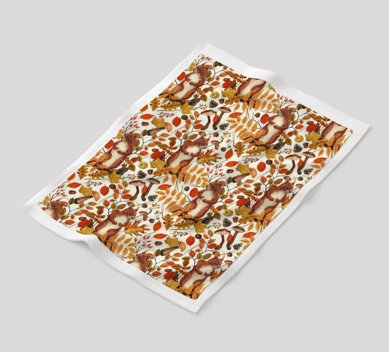 Écureuils d'automne et flore automnale sur fond blanc cassé plaid polaire de Painted Nature