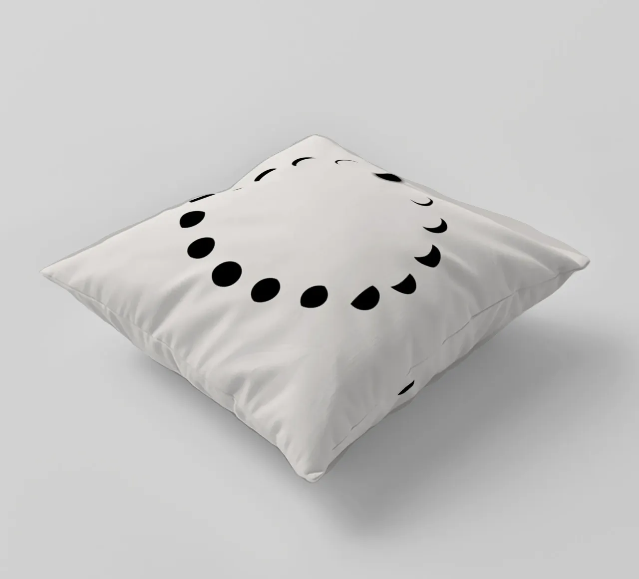 Lunar Cycle cuscino da daylight design studio