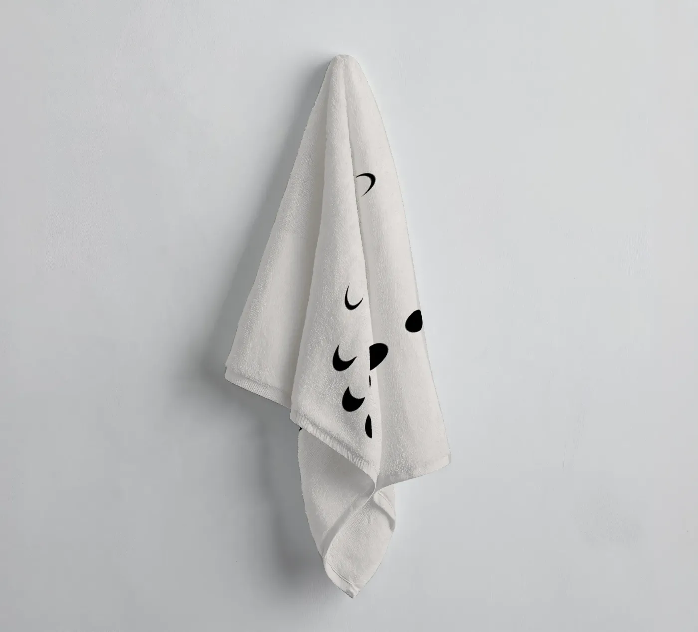 Lunar Cycle badhanddoek van daylight design studio