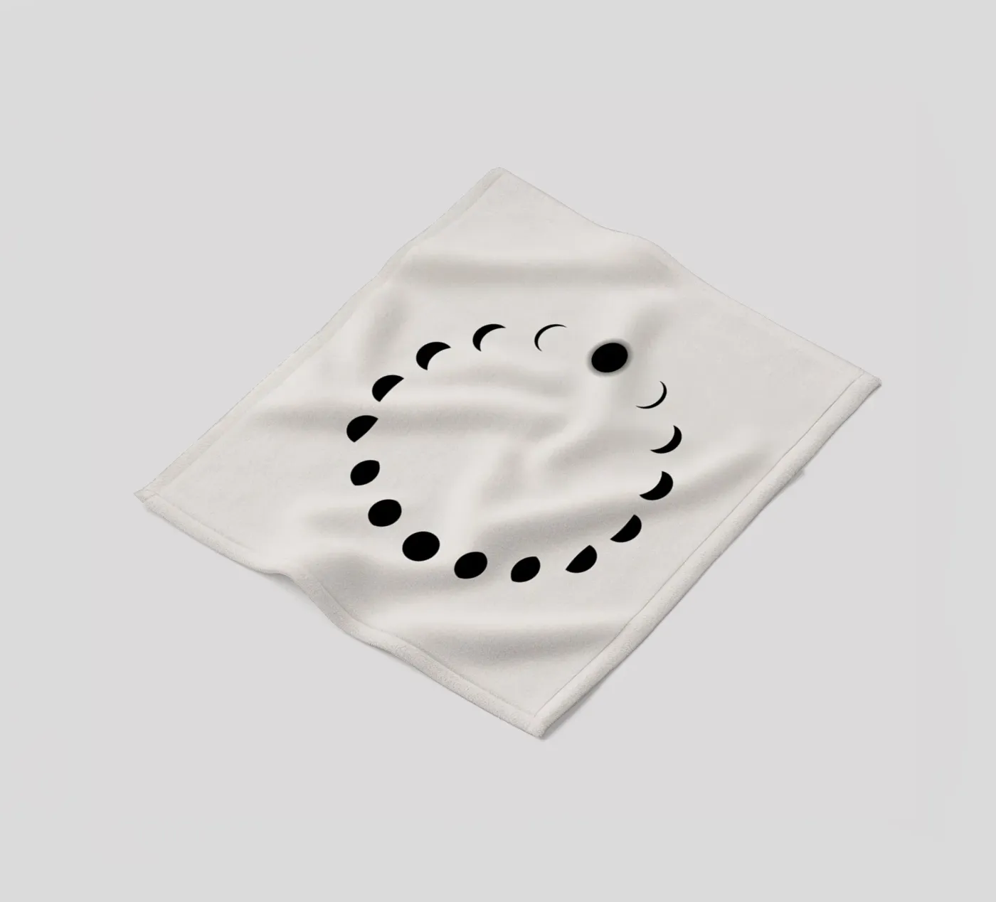 Lunar Cycle coperta in pile da daylight design studio