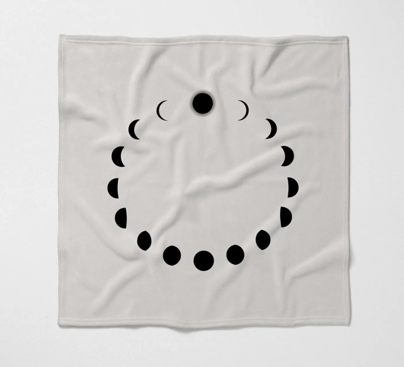 Lunar Cycle coperta in pile da daylight design studio