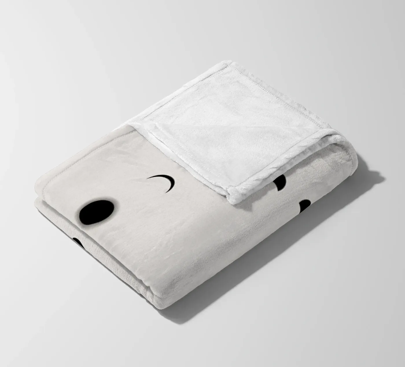 Lunar Cycle coperta in pile da daylight design studio