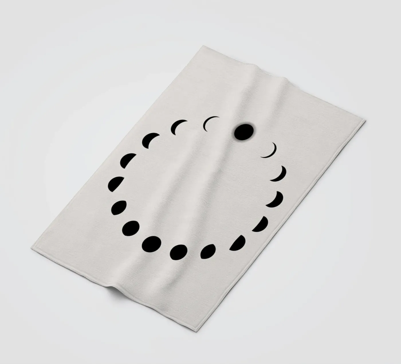 Lunar Cycle coperta in pile da daylight design studio
