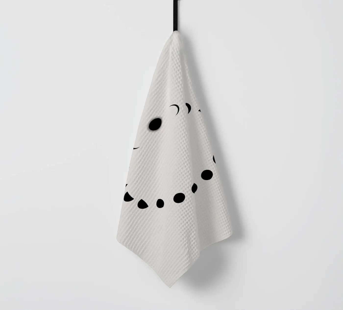 Lunar Cycle torchon de daylight design studio