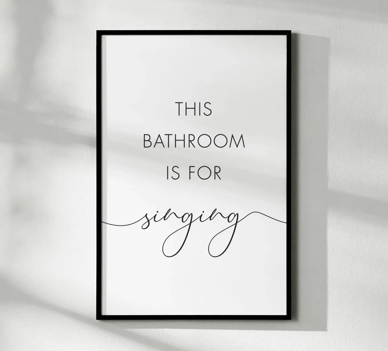Questo bagno è per cantare poster con telaio in legno da NouveauPrints