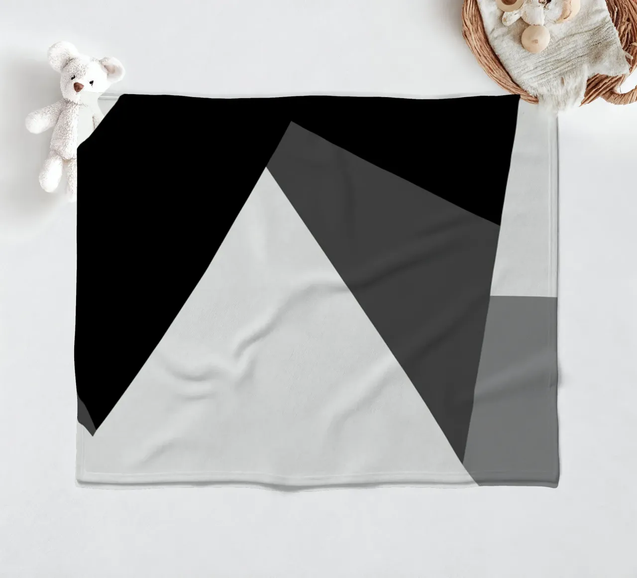 Bianco e nero astratto 02 coperta in pile da Little Dean