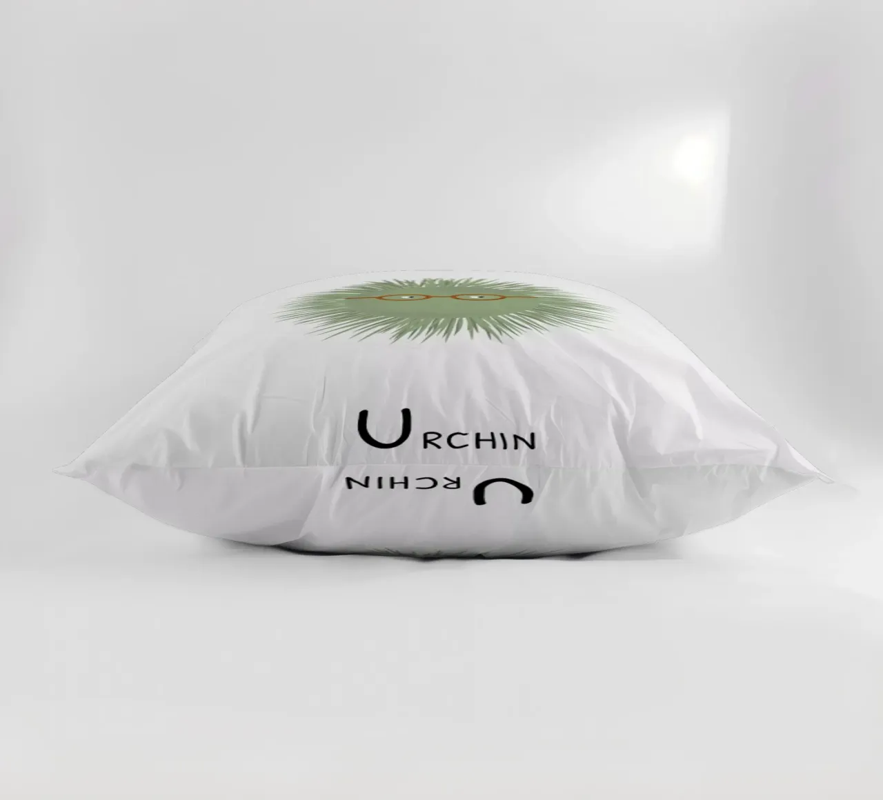 Urchin cuscino da Little Flourishes