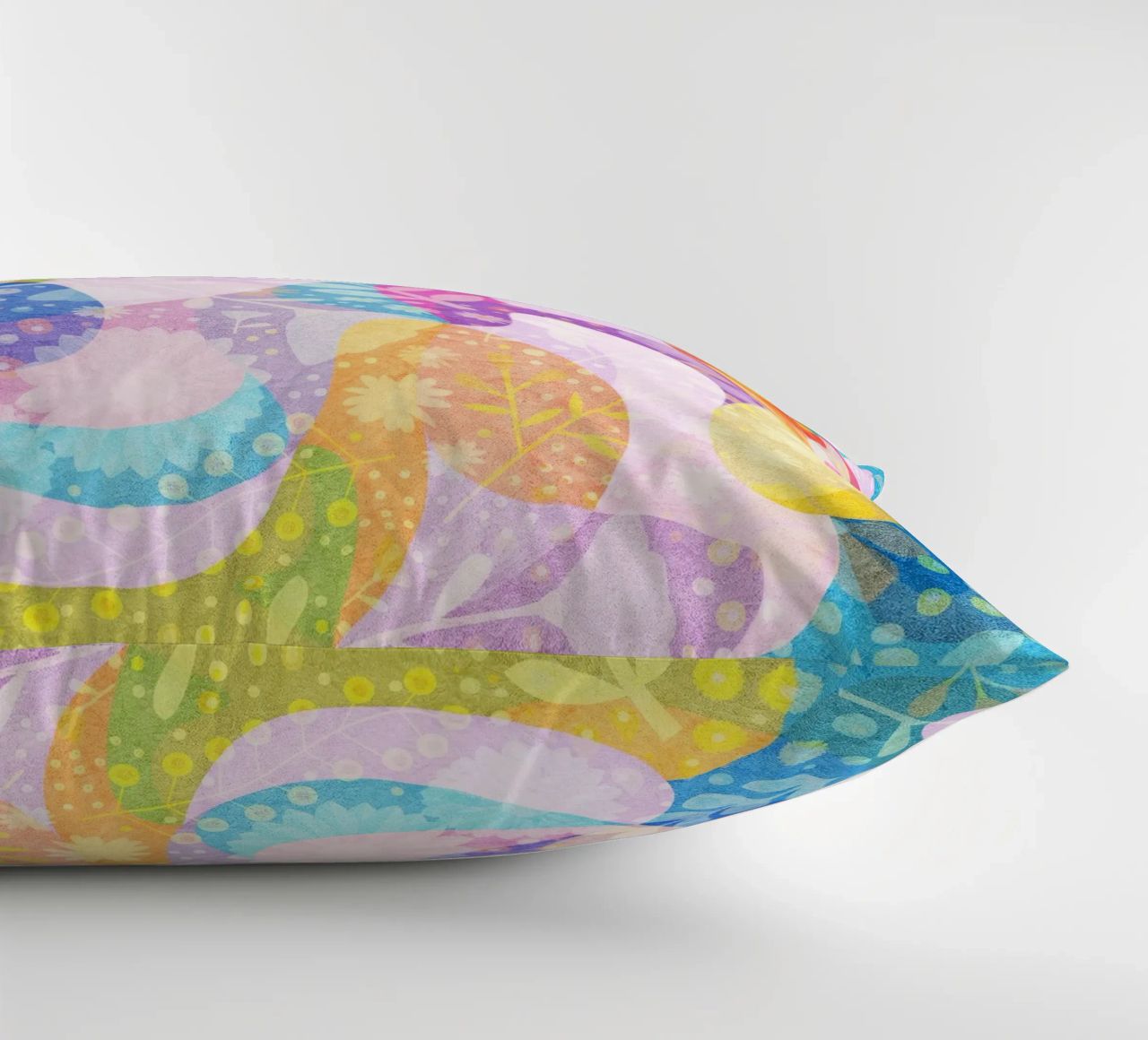 Spring Dreams Abstract pattern cuscino da lovely lines
