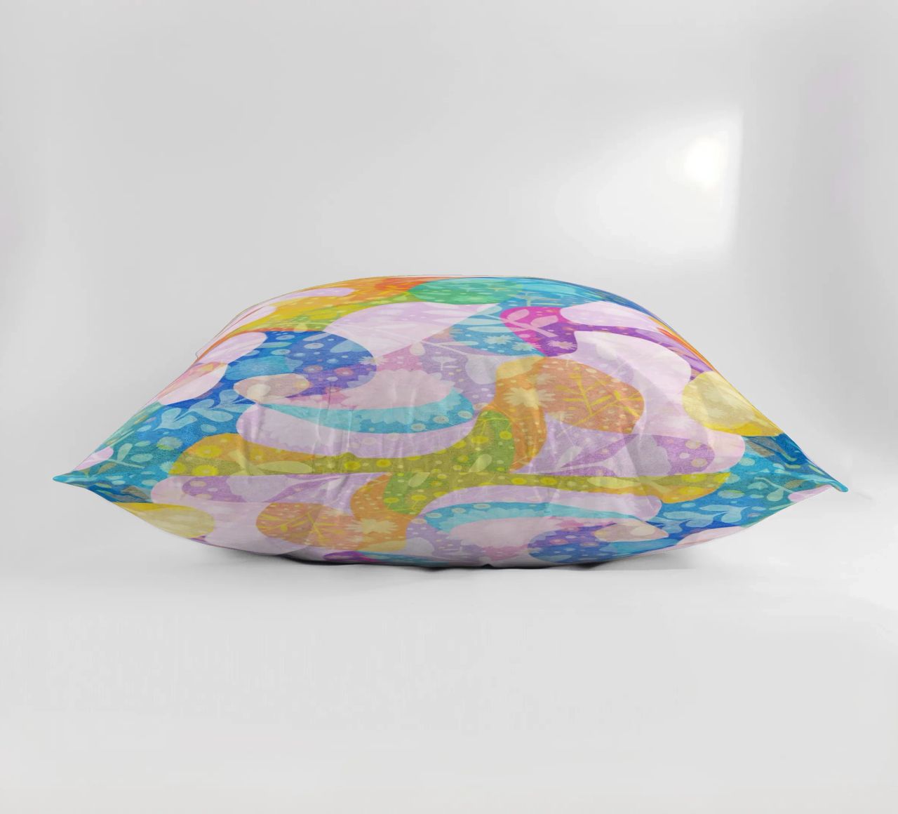 Spring Dreams Abstract pattern cuscino da lovely lines