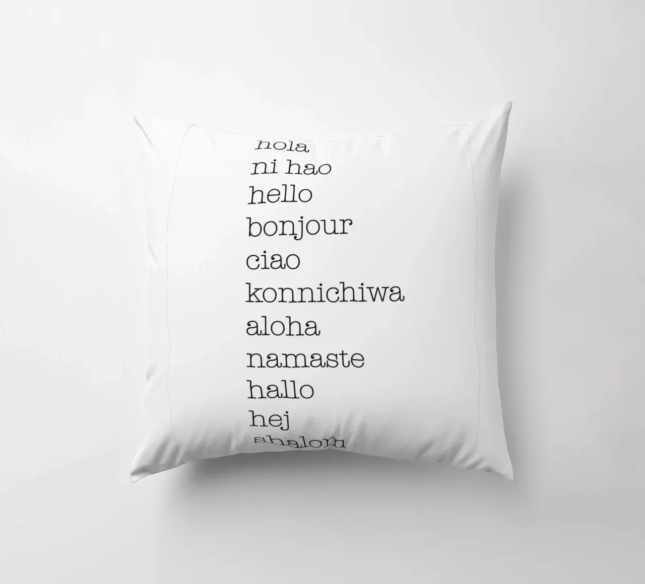 Salve in diverse lingue cuscino da NouveauPrints