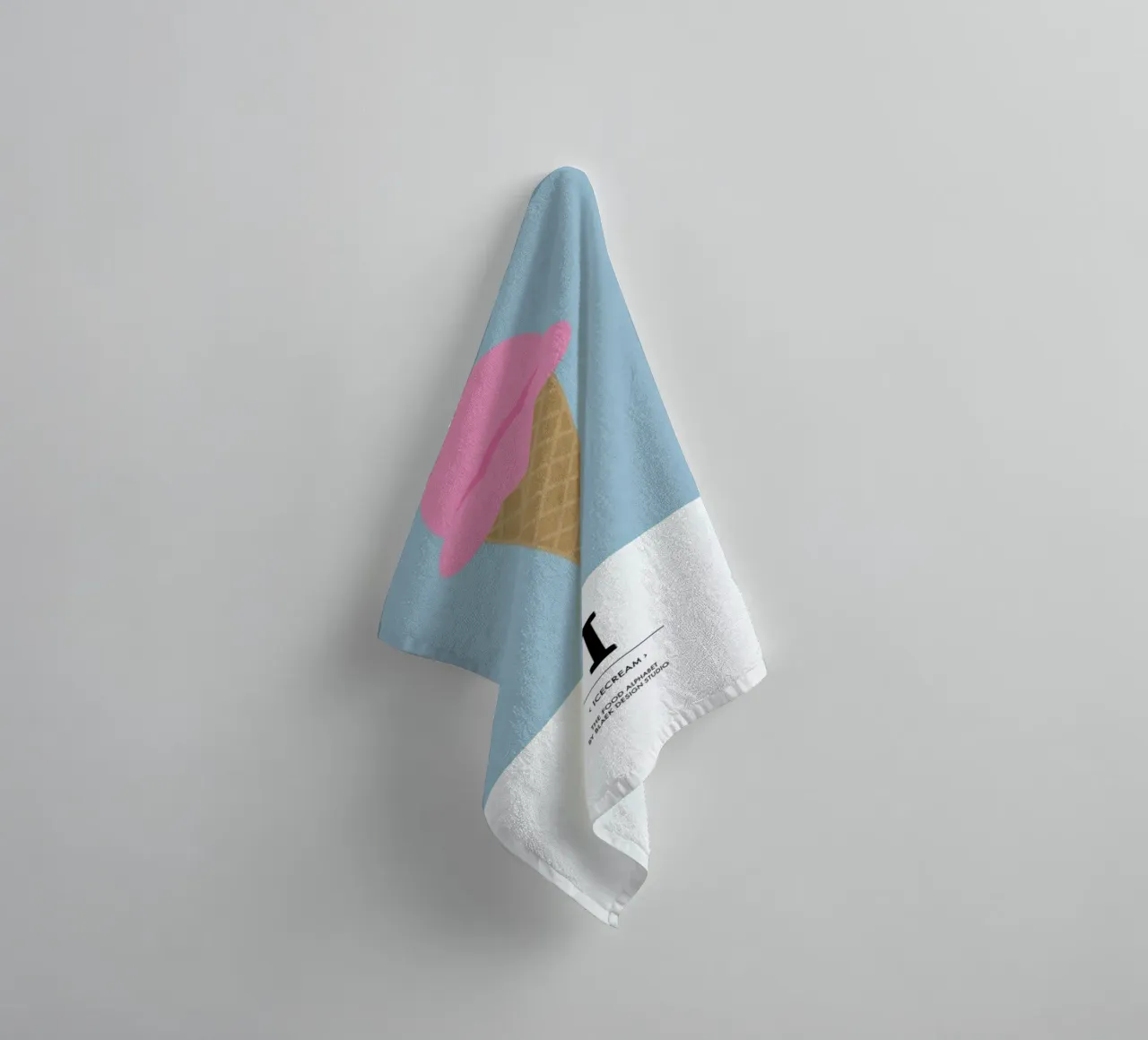 „The Food Alphabet“ - I like Ice Cream asciugamano da bagno da BLAEK Design Studio