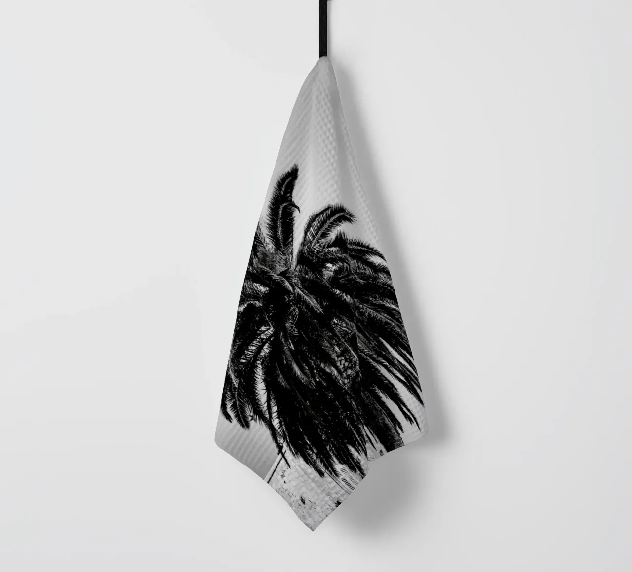 Black and White Palms Geschirrtuch von Sebastian Hilgetag