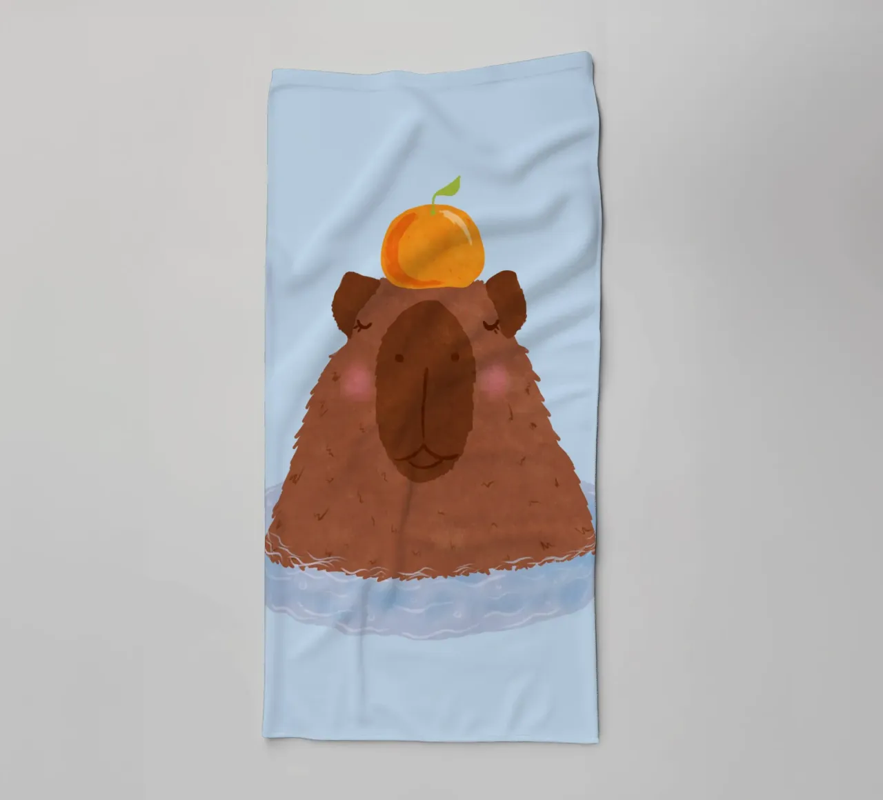 Capibara con arancia asciugamano da bagno da Illustration Raissa Oltmanns