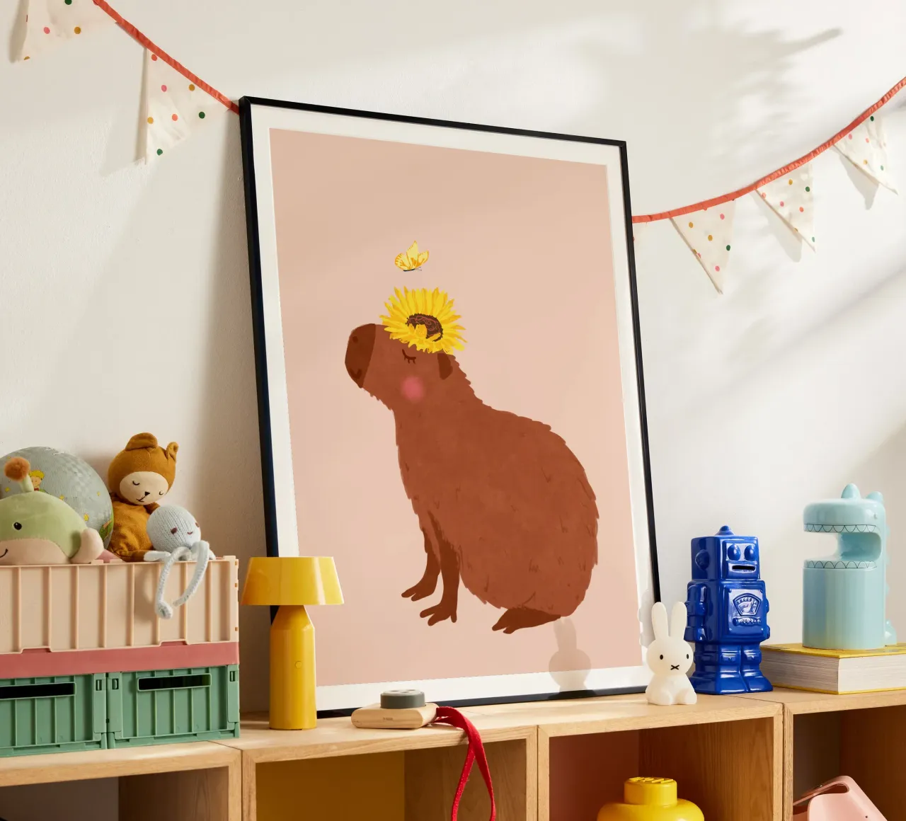 Capibara con girasole poster con telaio in legno da Illustration Raissa Oltmanns