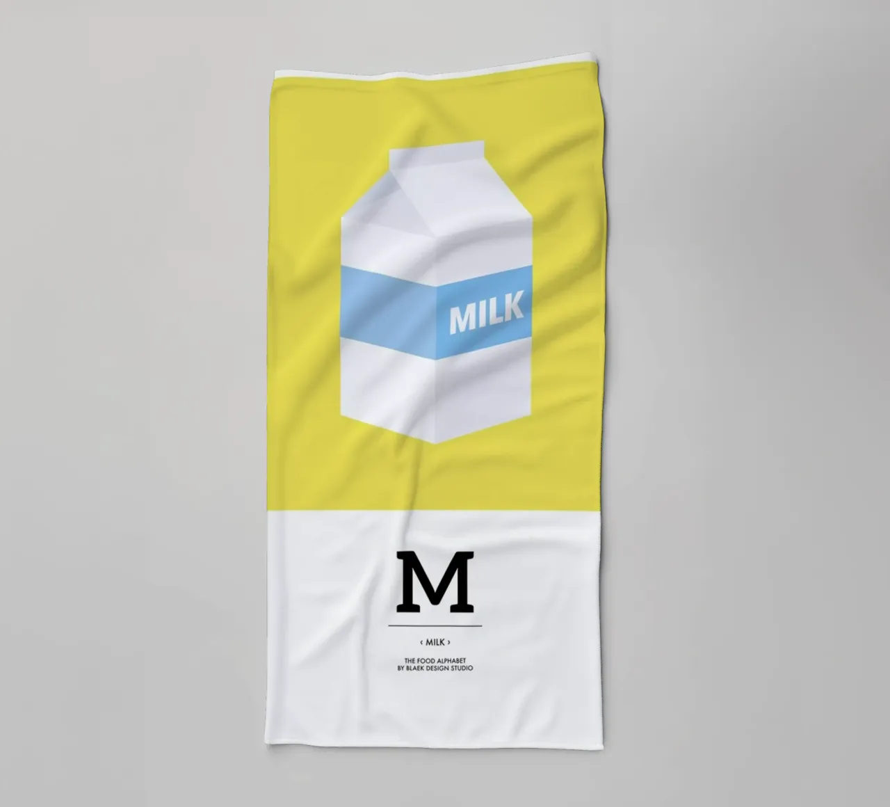 „The Food Alphabet“ - M like Milk asciugamano da bagno da BLAEK Design Studio