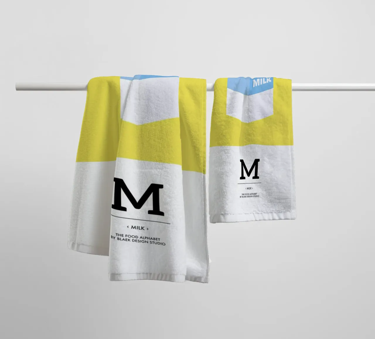 „The Food Alphabet“ - M like Milk asciugamano da bagno da BLAEK Design Studio