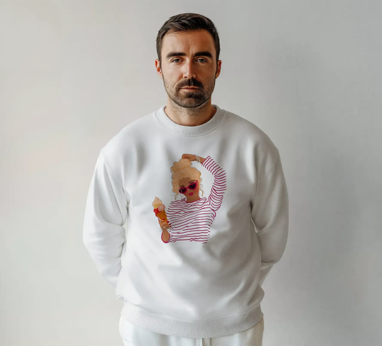 Gestreiftes Mädchen mit Eiscreme Sweatshirt von Illustration Raissa Oltmanns