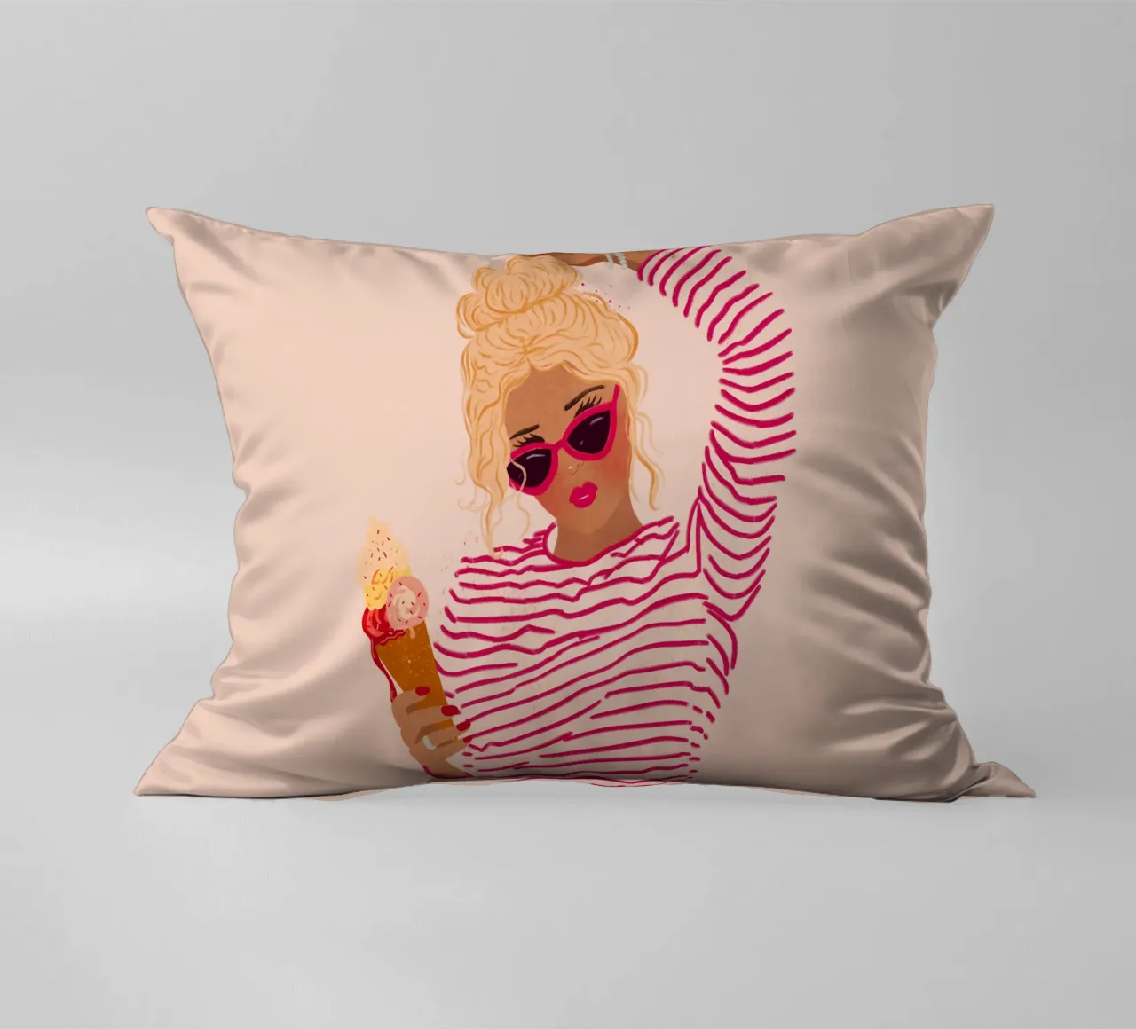 Ragazza a righe con gelato cuscino da Illustration Raissa Oltmanns