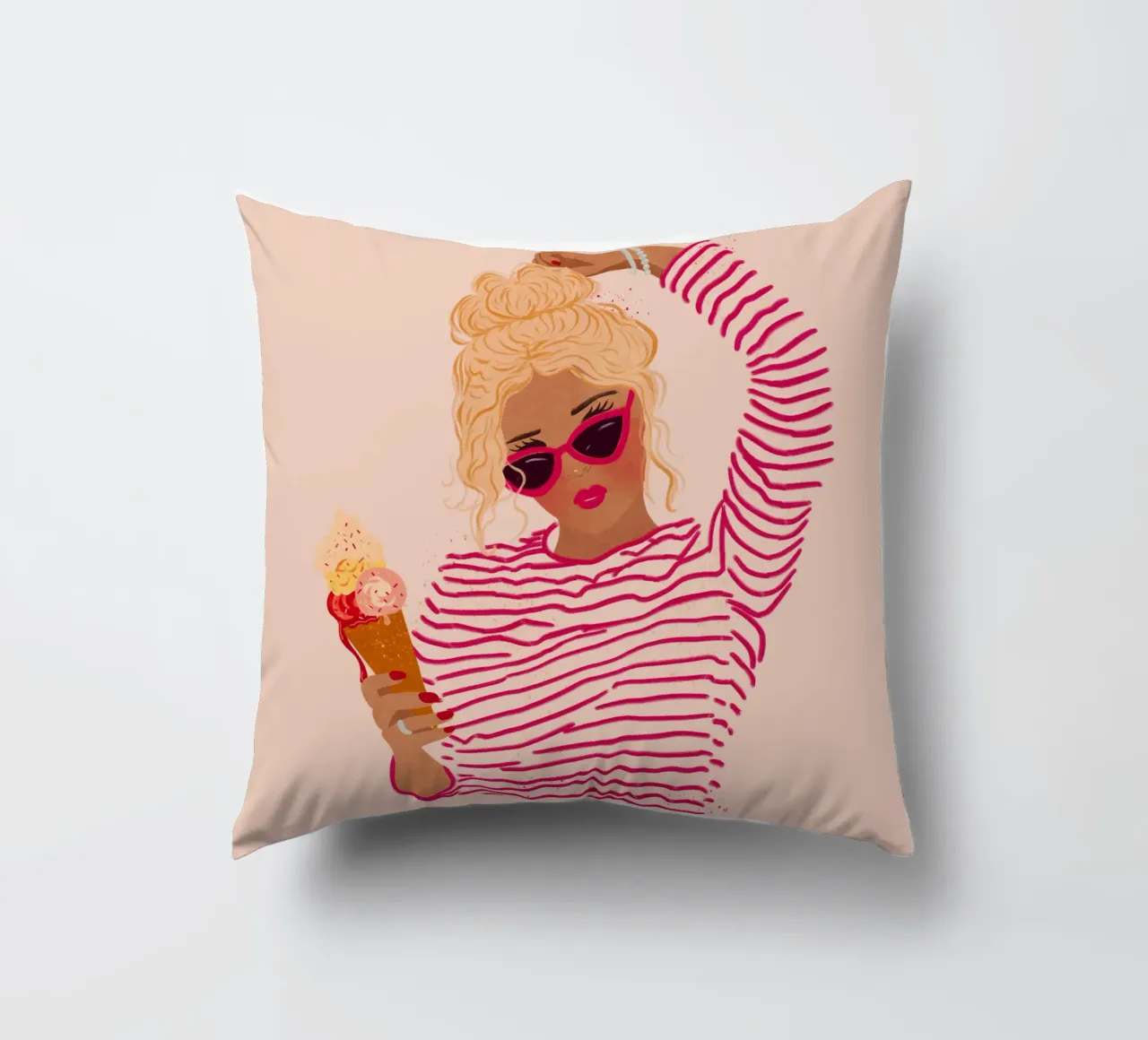 Ragazza a righe con gelato cuscino da Illustration Raissa Oltmanns