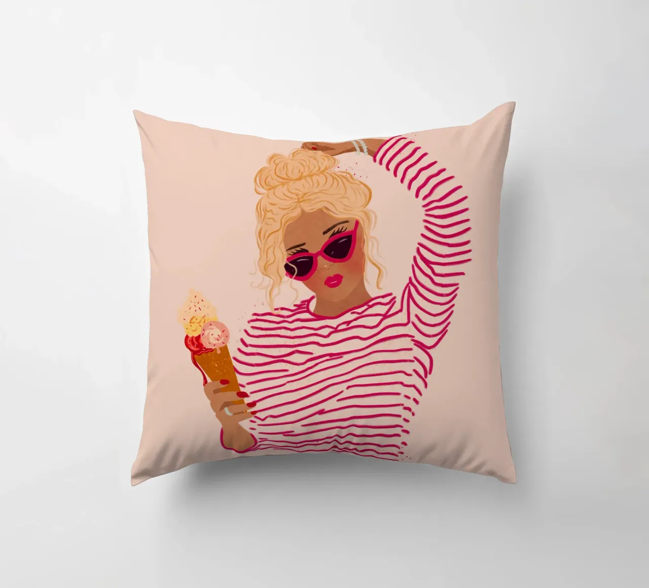Ragazza a righe con gelato cuscino da Illustration Raissa Oltmanns