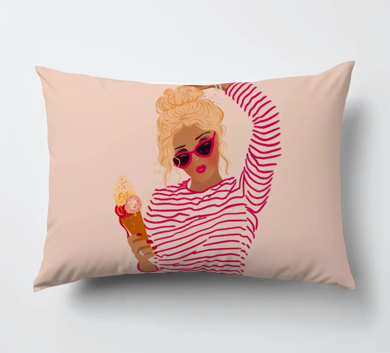 Ragazza a righe con gelato cuscino da Illustration Raissa Oltmanns