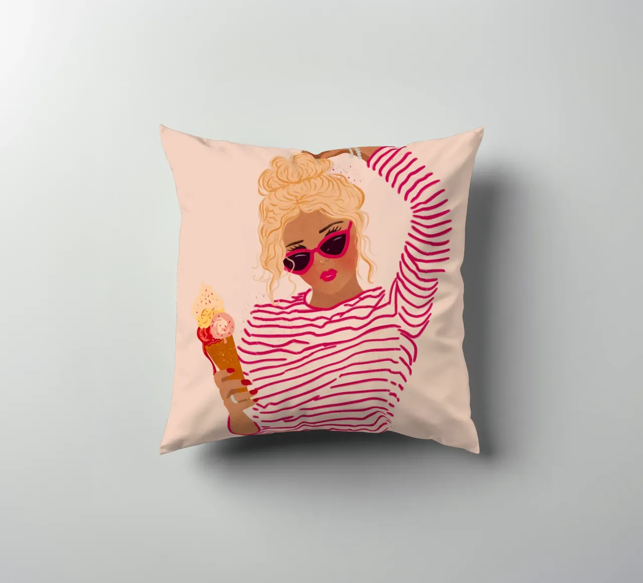 Ragazza a righe con gelato cuscino da Illustration Raissa Oltmanns