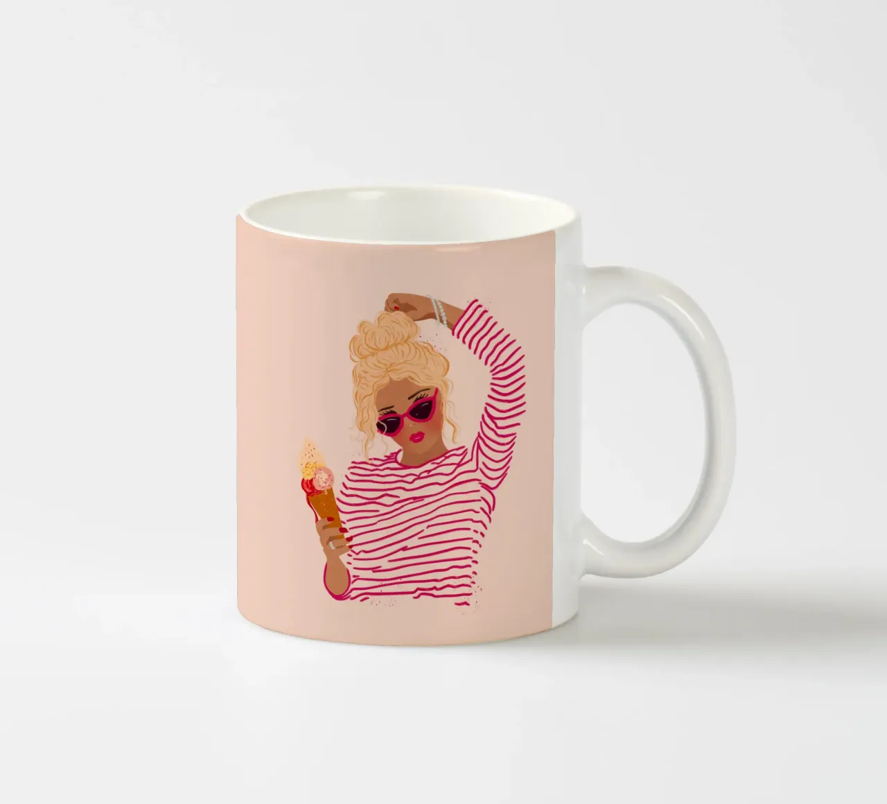 Ragazza a righe con gelato tazza in ceramica da Illustration Raissa Oltmanns