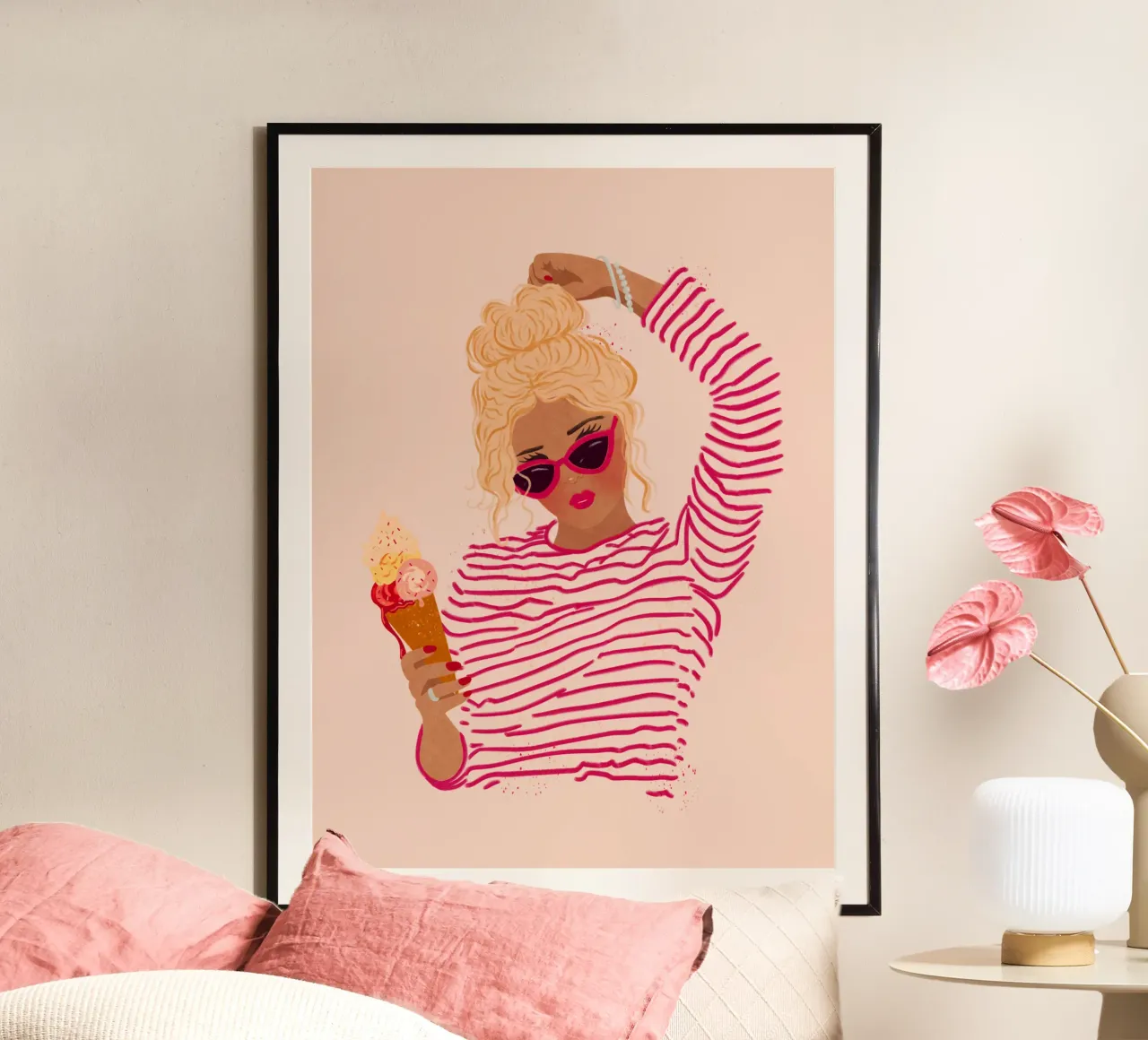 Ragazza a righe con gelato poster con telaio in alluminio da Illustration Raissa Oltmanns