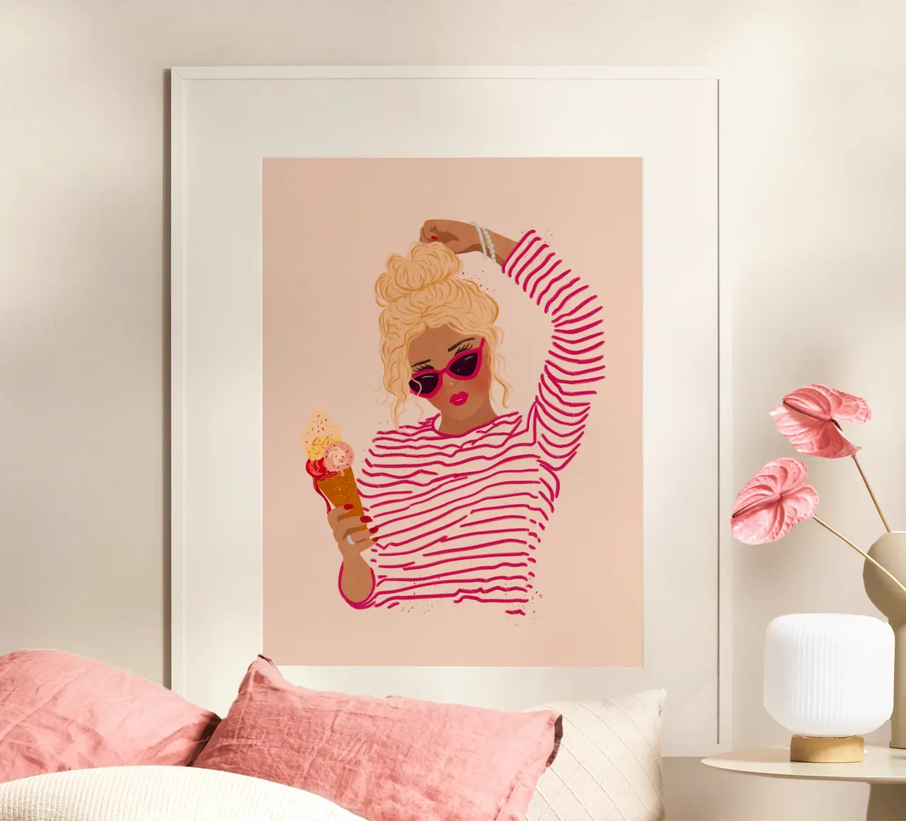 Ragazza a righe con gelato poster con telaio in alluminio da Illustration Raissa Oltmanns