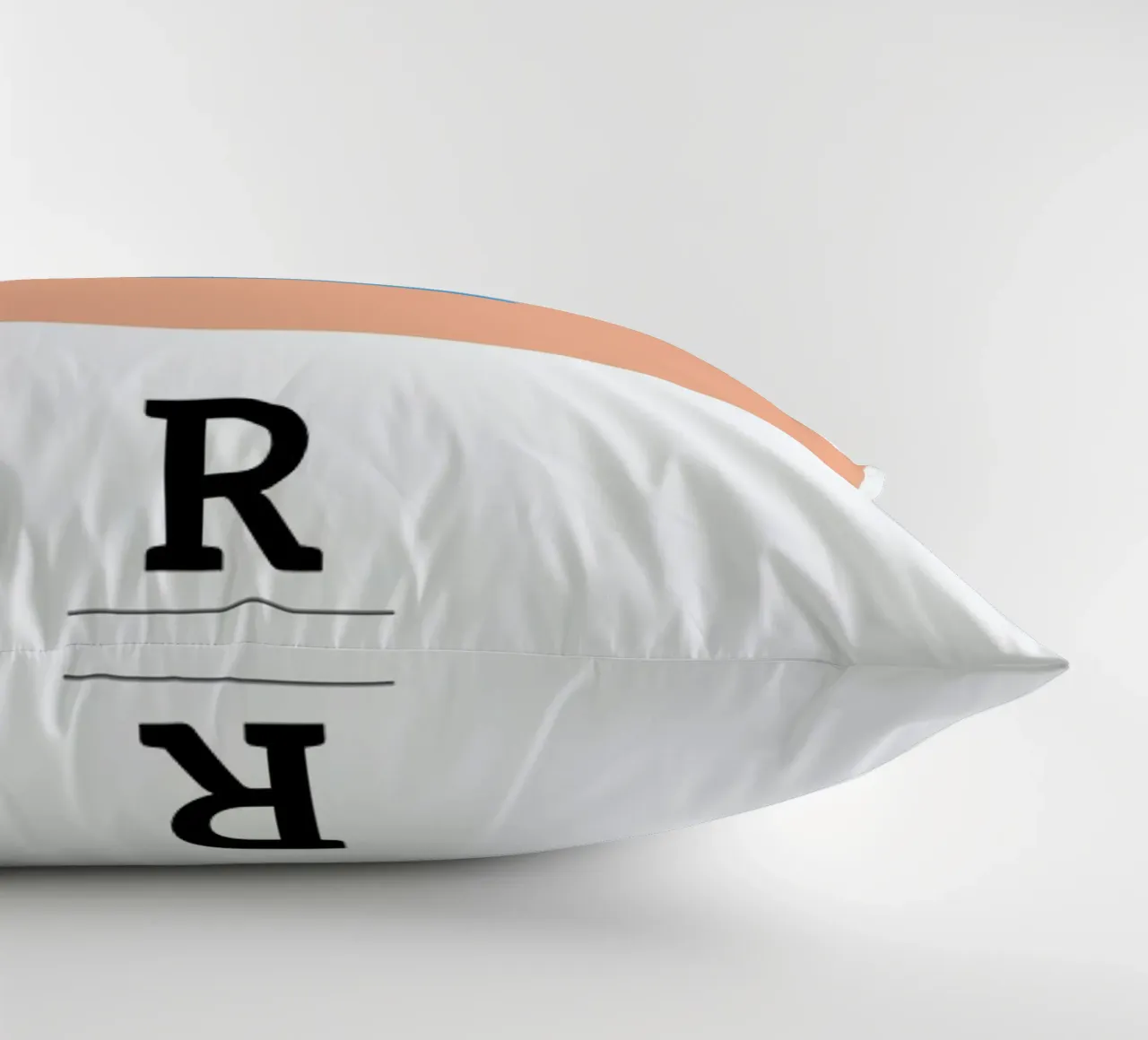 „The Food Alphabet“ - R like Rice cuscino da BLAEK Design Studio