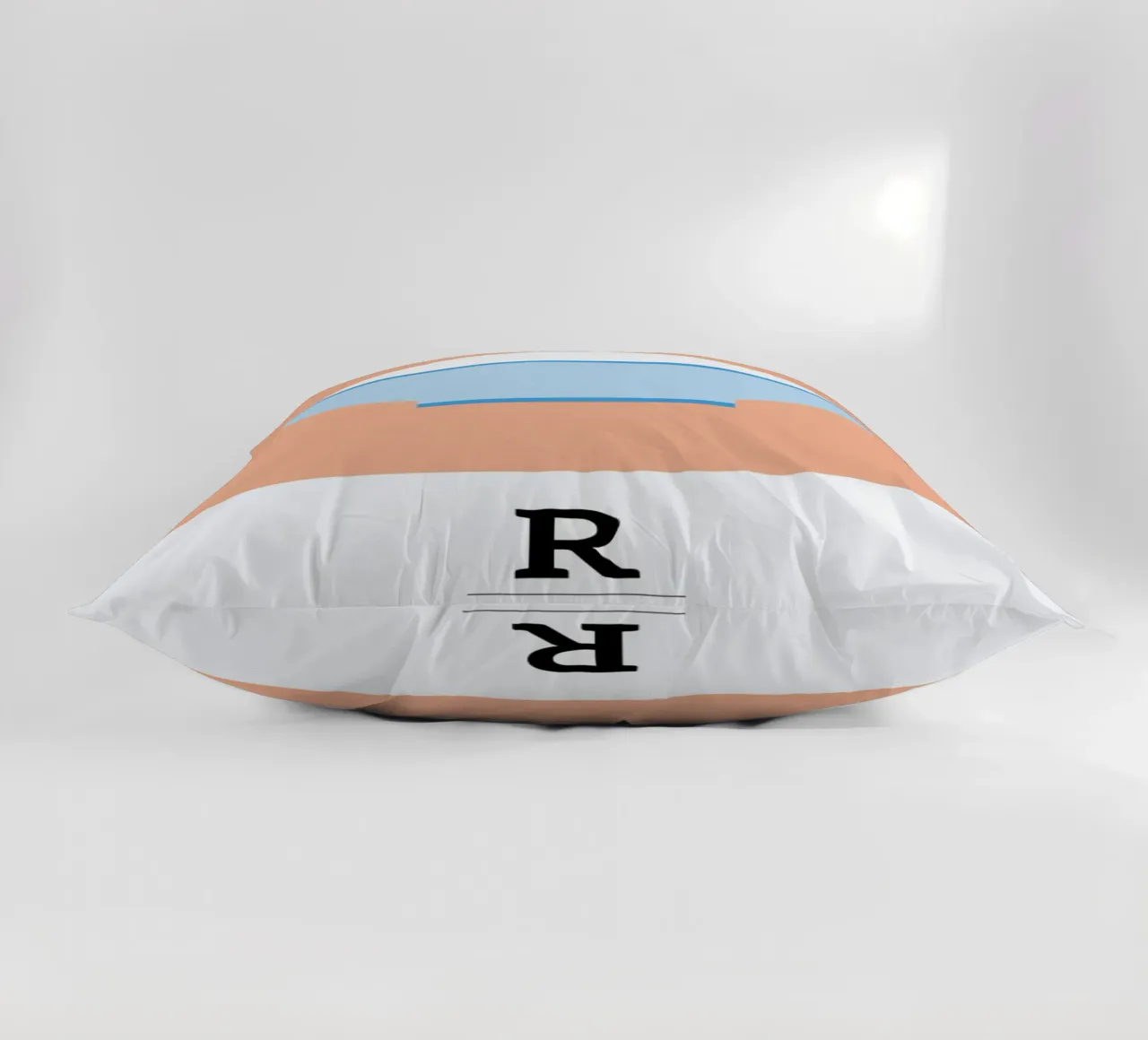 „The Food Alphabet“ - R like Rice cuscino da BLAEK Design Studio