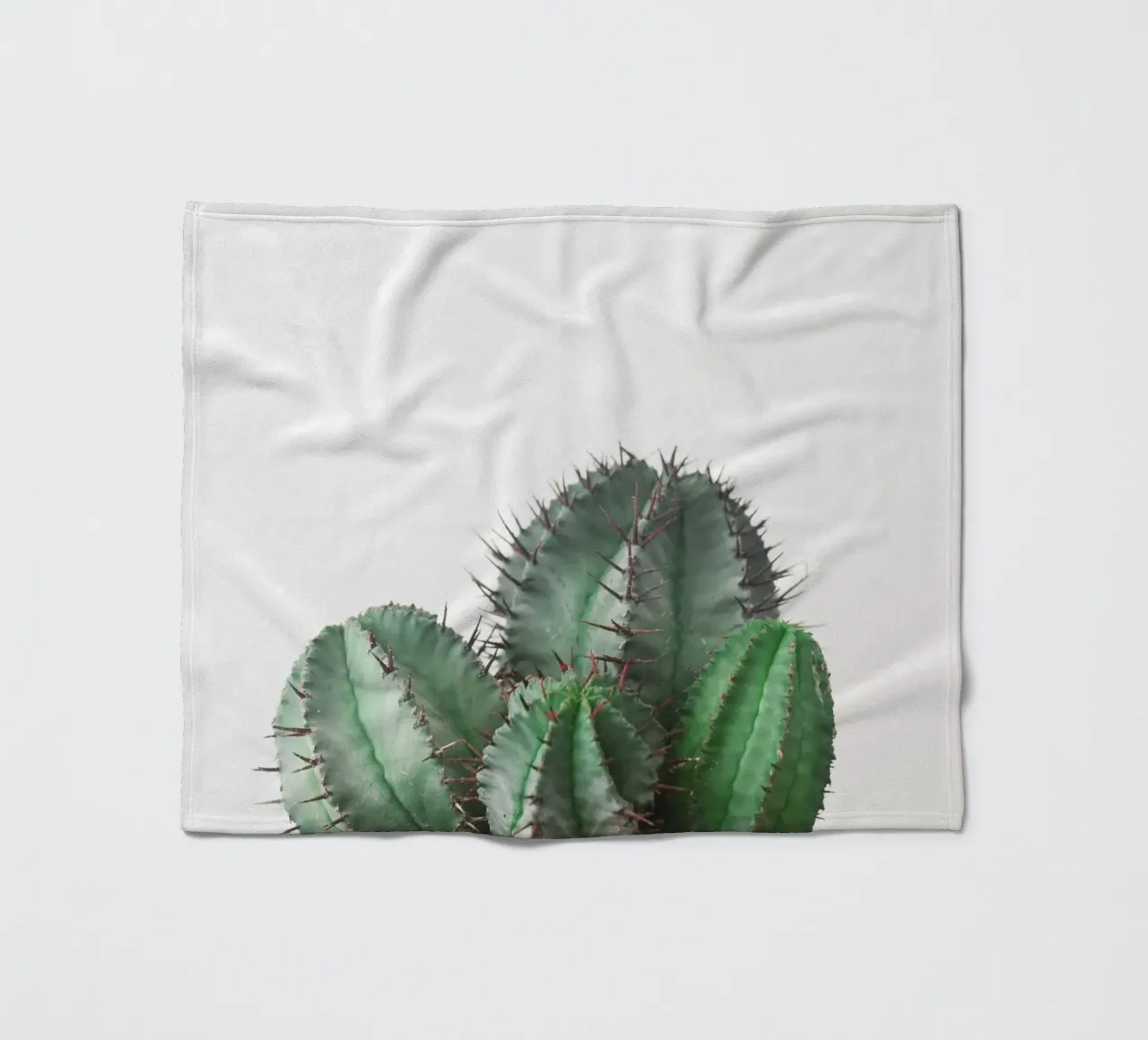 Barile di latte africano coperta in pile da Cassia Beck Photography