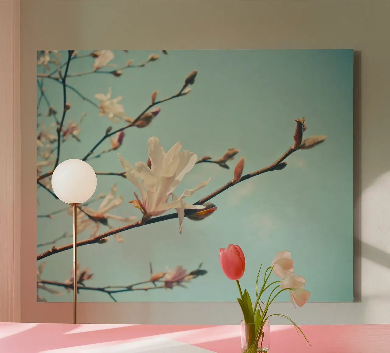 Papieren bloemblaadjes canvas met Baklijst van Cassia Beck Photography