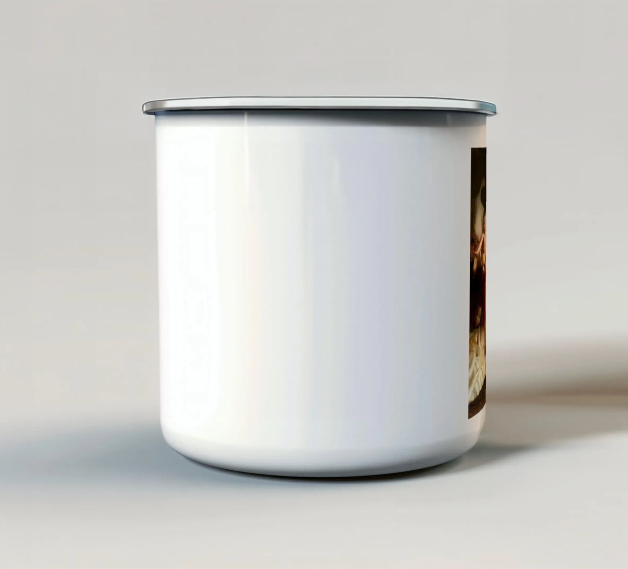 Guillermo Lorca Sade e il gatto tazza in smalto da Birgitart