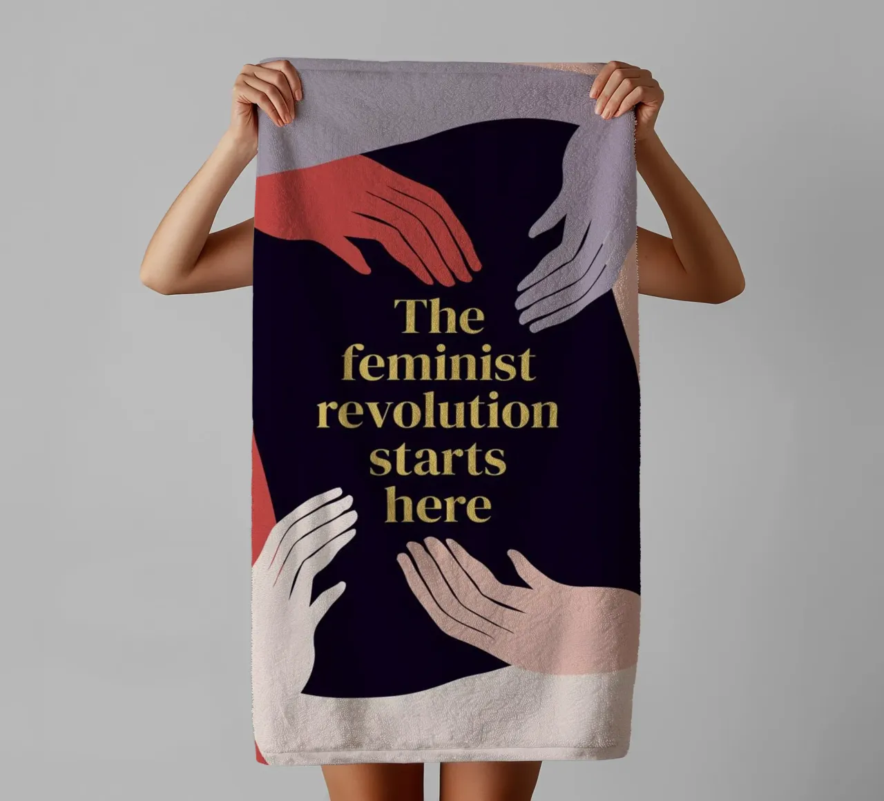 The Feminist Revolution Starts Here II asciugamano da bagno da Les Glorieuses x JUNIQE