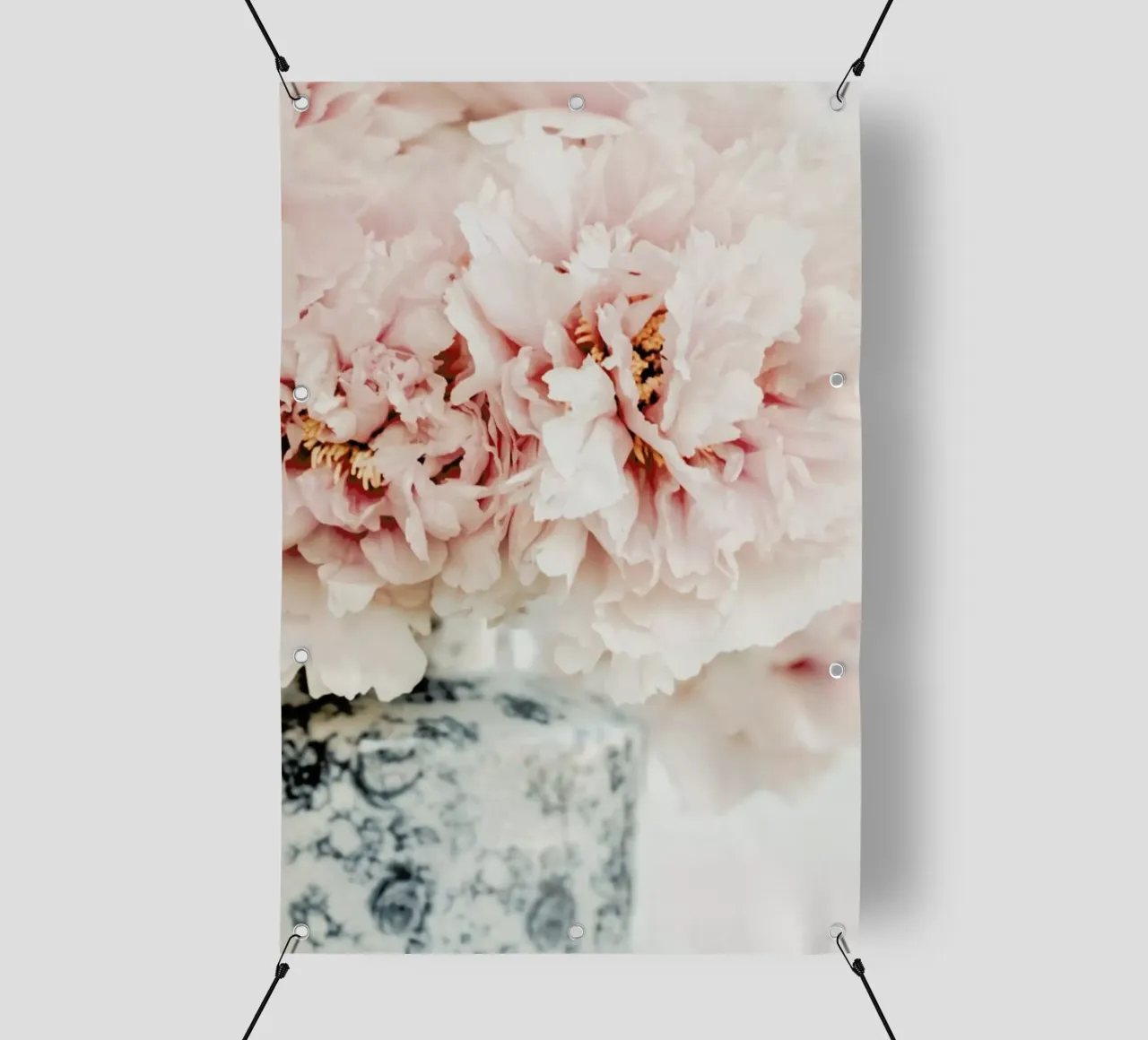 Peonies In A Vase telo in pvc da Ingrid Beddoes