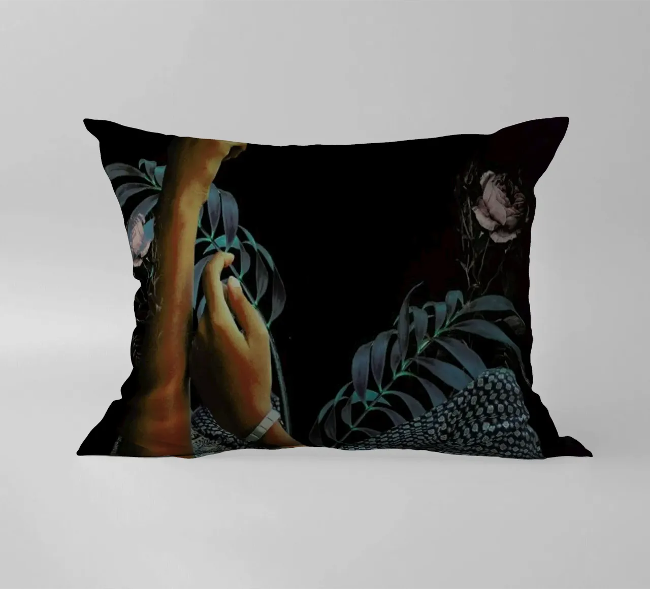 Seconds Before Dawn cuscino da Frank Moth