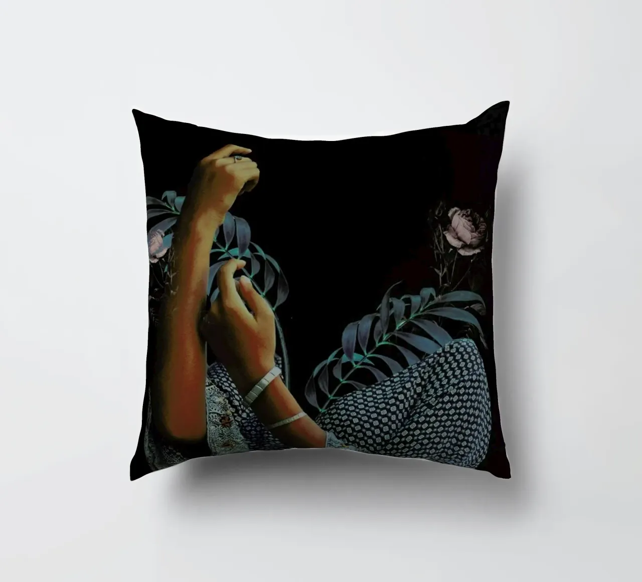 Seconds Before Dawn cuscino da Frank Moth