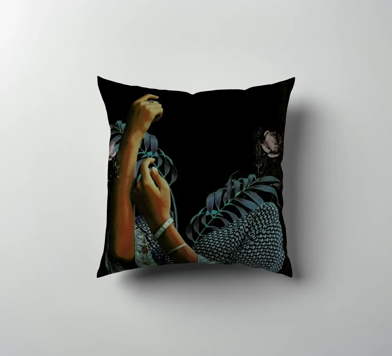 Seconds Before Dawn cuscino da Frank Moth