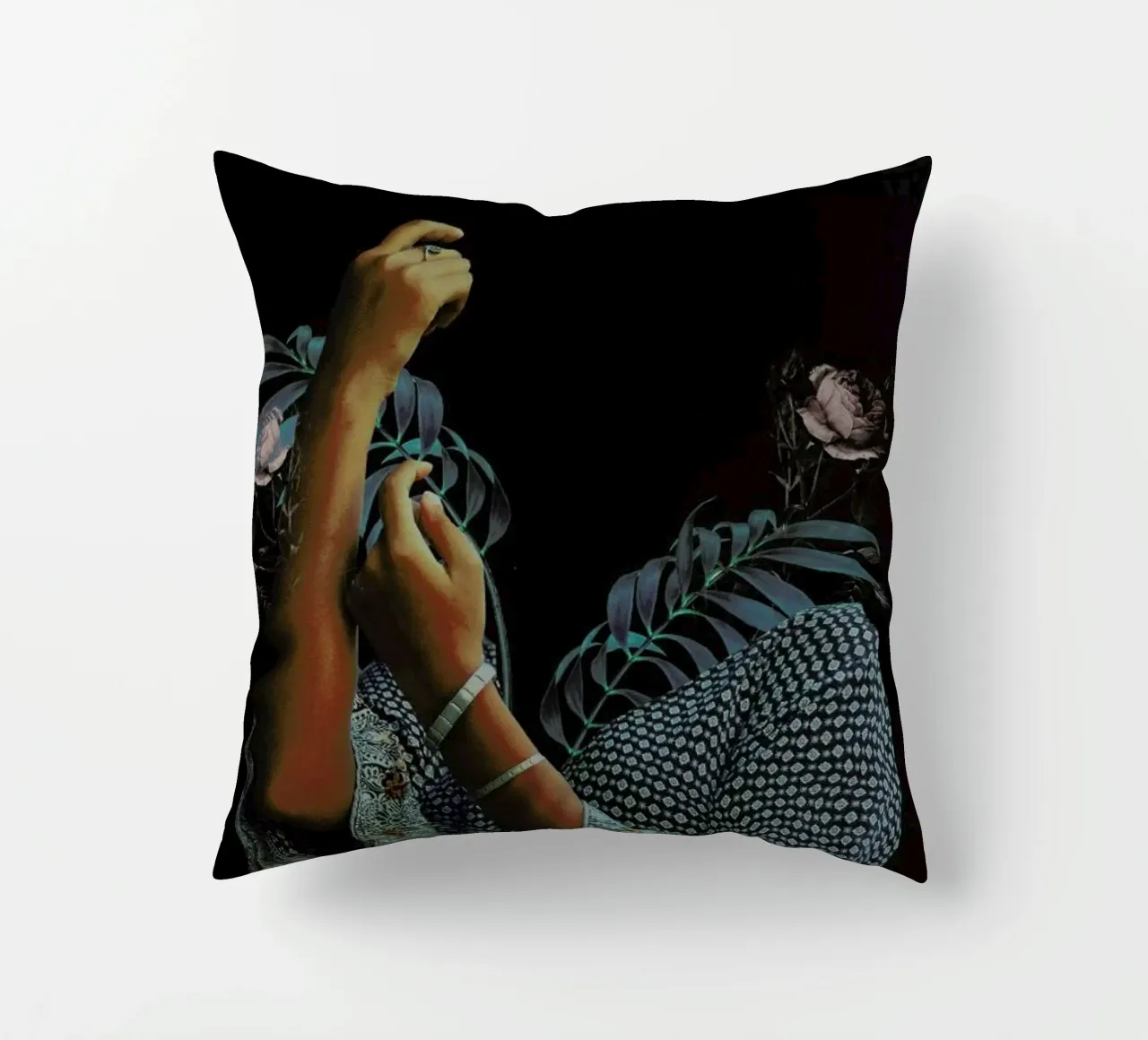 Seconds Before Dawn cuscino da Frank Moth