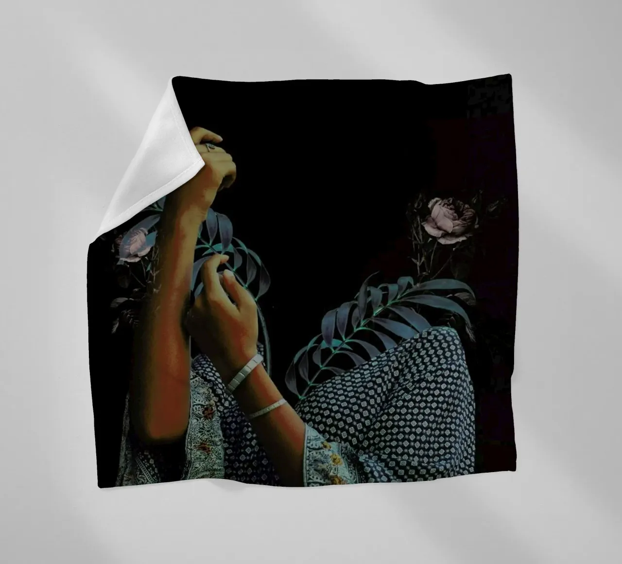 Seconds Before Dawn coperta in pile da Frank Moth