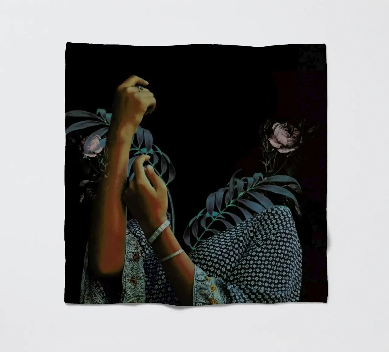 Seconds Before Dawn coperta in pile da Frank Moth