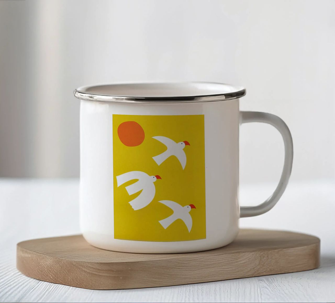 Flying Doves tazza in smalto da Little Flourishes