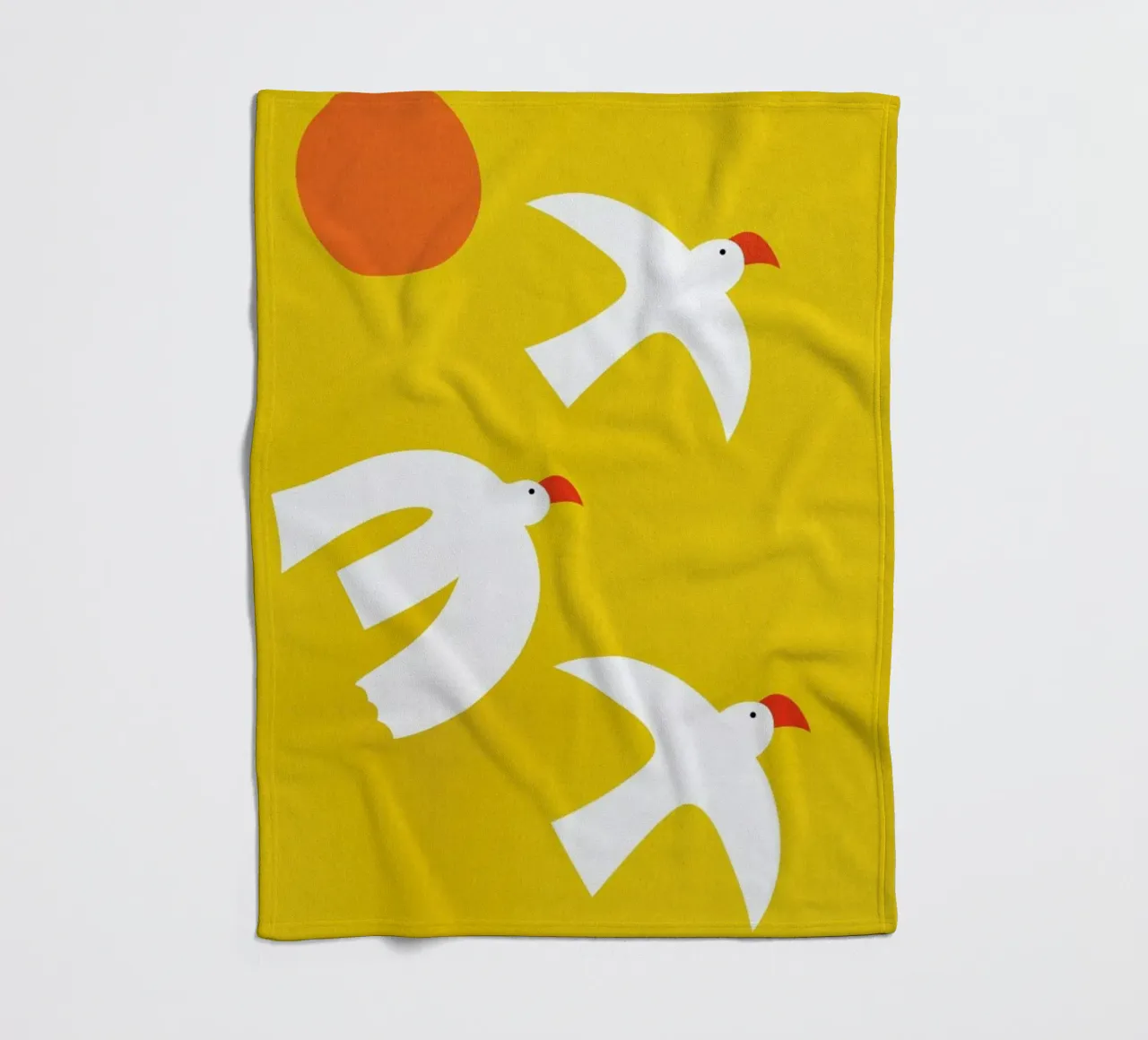 Flying Doves Fleecedecke von Little Flourishes