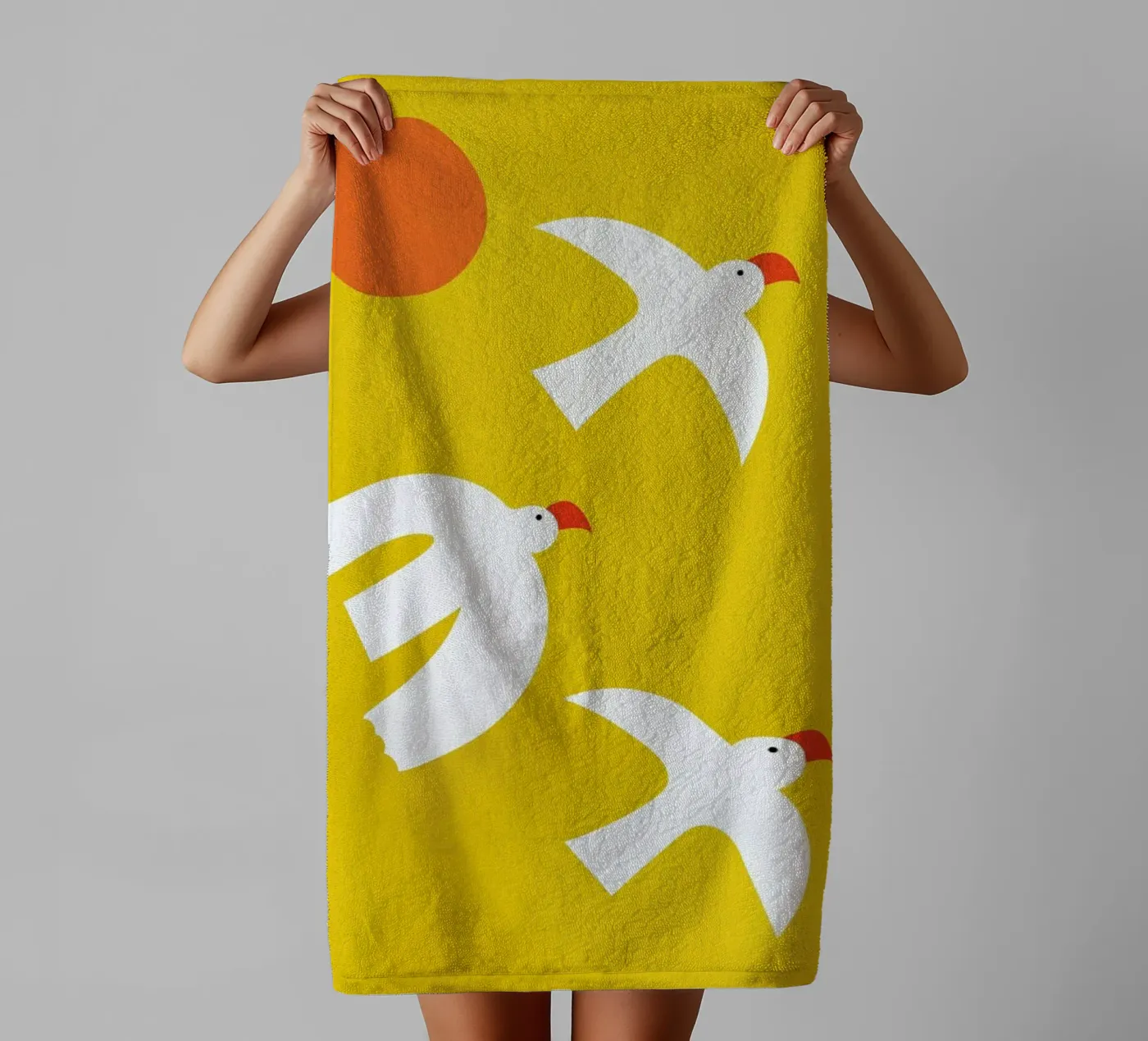 Flying Doves badhanddoek van Little Flourishes