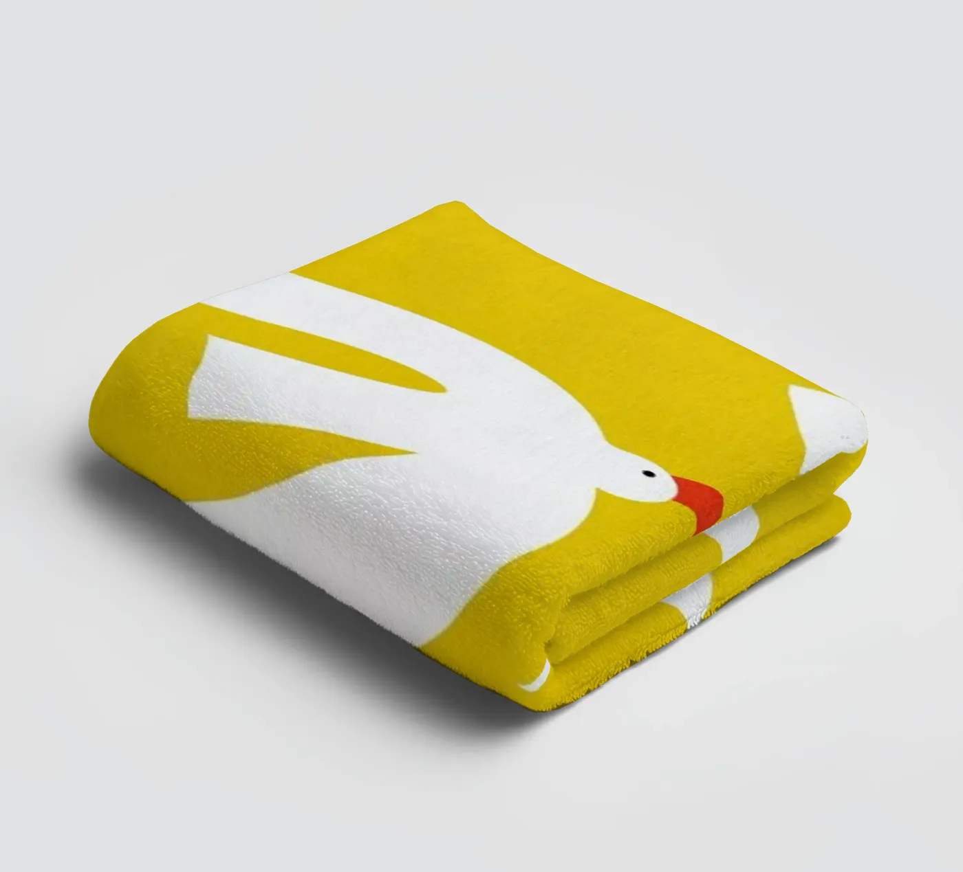 Flying Doves badhanddoek van Little Flourishes