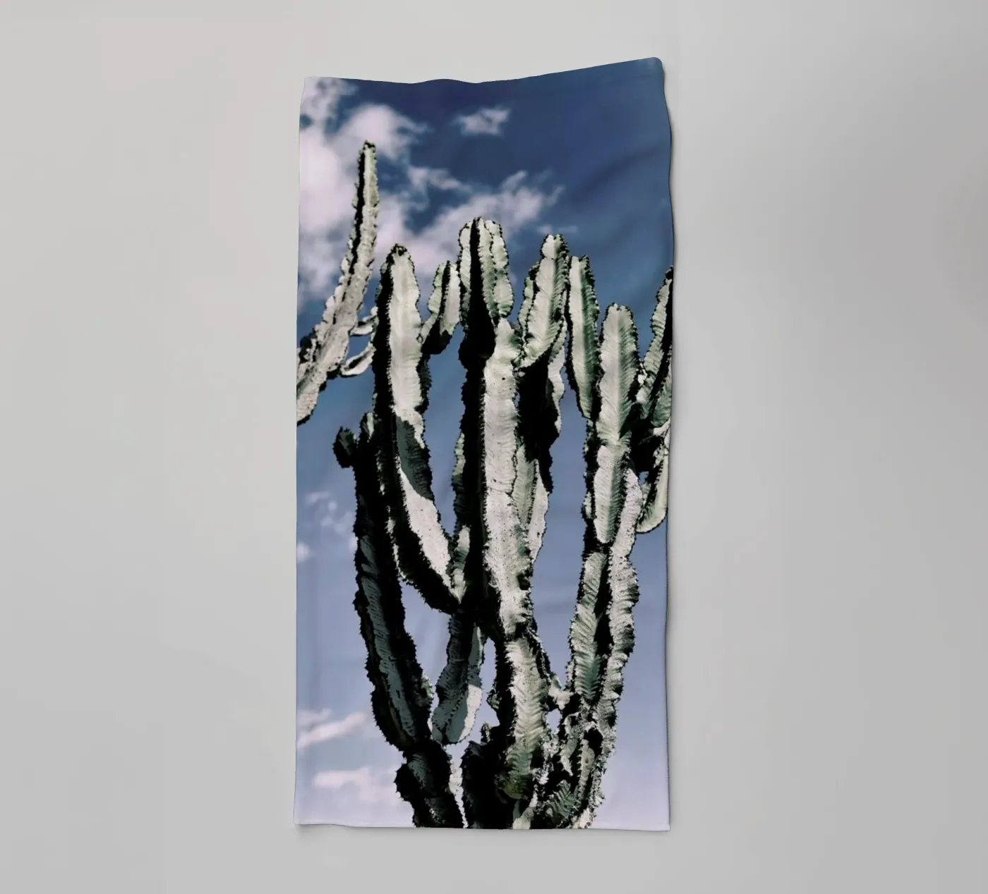 Radial towel by Flora & Fauna