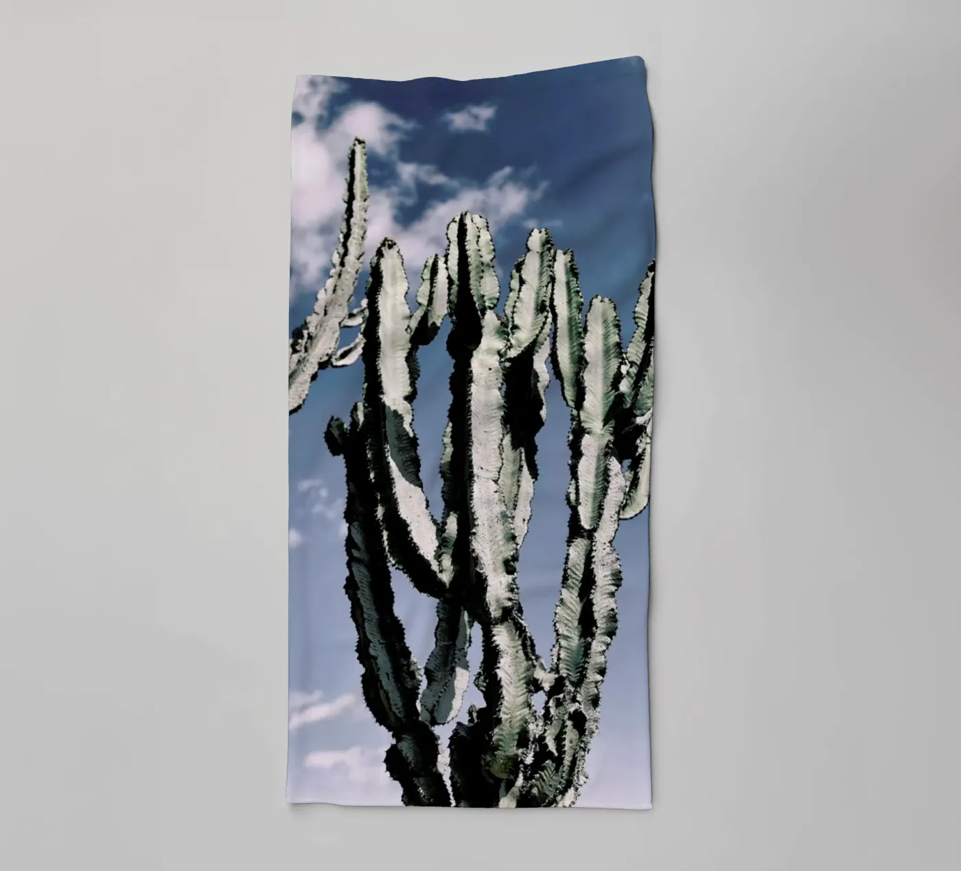 Radial towel by Flora & Fauna